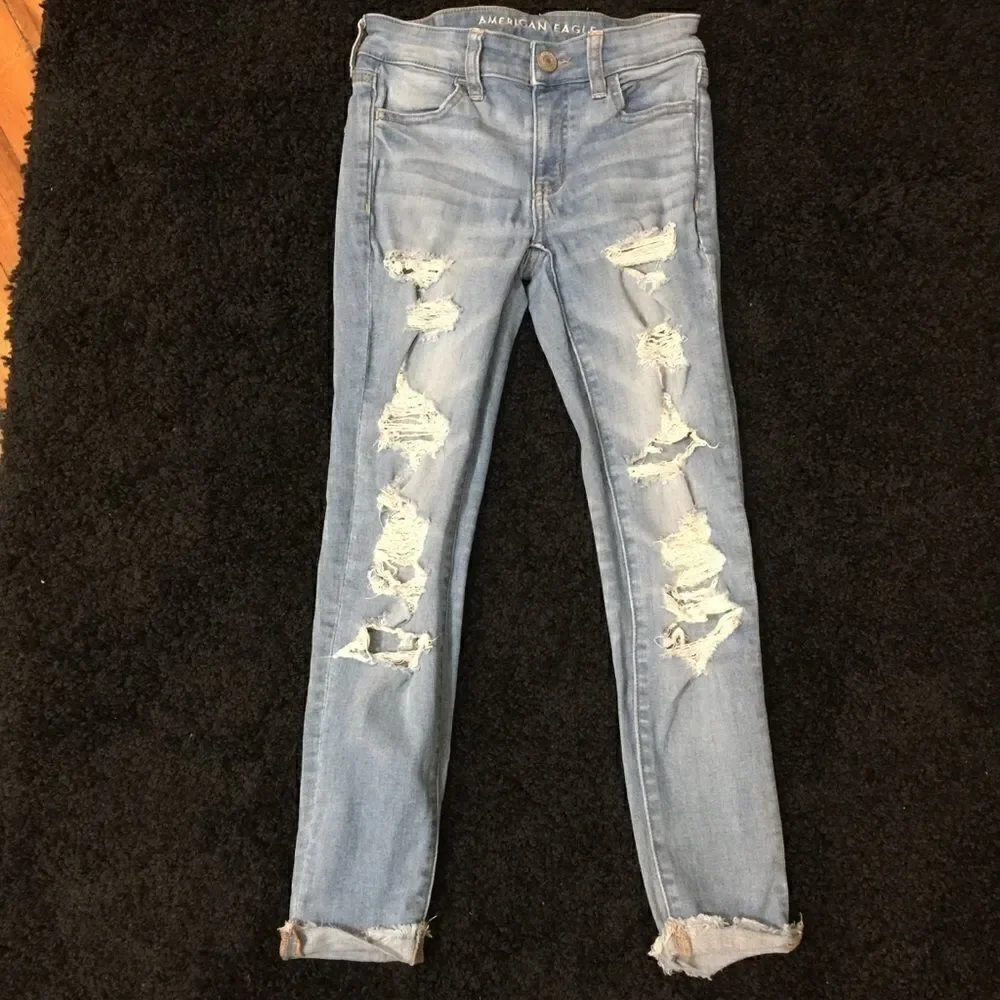 American Eagle 🦅 distressed above ankle skinny‎